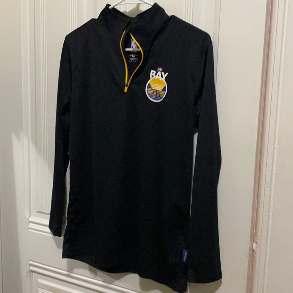 Black Junior Golden State Warriors zip up. Size 18-20